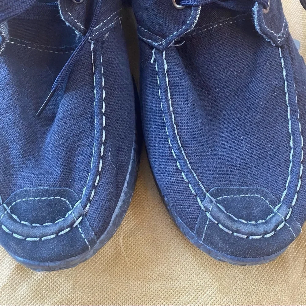 Men’s size 44 blue laced boat shoes